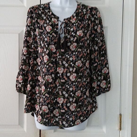 Kaari Blue Tops - Kaari Blue black floral high low tunic blouse casual business casual Sz M NWOT
